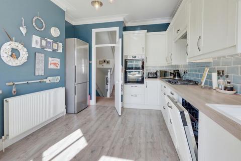 50a Elderton Road, Westcliff-on-sea, SS0 8AQ