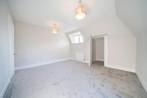 1 bedroom flat for sale, Rodway Road, London