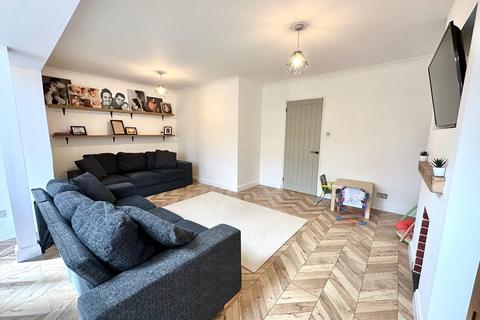 43 Hyde Meadows, Bovingdon, Hemel Hempstead, HP3 0ER