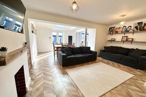 43 Hyde Meadows, Bovingdon, Hemel Hempstead, HP3 0ER