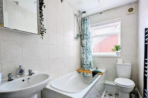 5 Dennis, Tamworth, B77 2RE