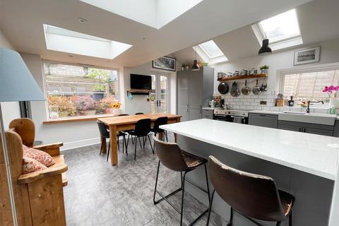 4 bedroom end of terrace house for sale, Leek Road, Buxton