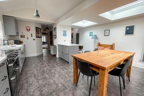 4 bedroom end of terrace house for sale, Leek Road, Buxton