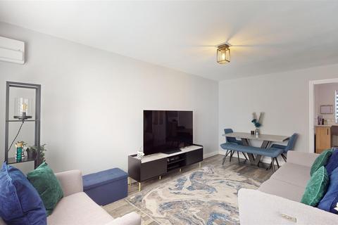 48 Challacombe, Furzton, Milton Keynes, MK4 1DP