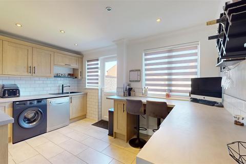 48 Challacombe, Furzton, Milton Keynes, MK4 1DP