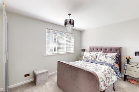 48 Challacombe, Furzton, Milton Keynes, MK4 1DP
