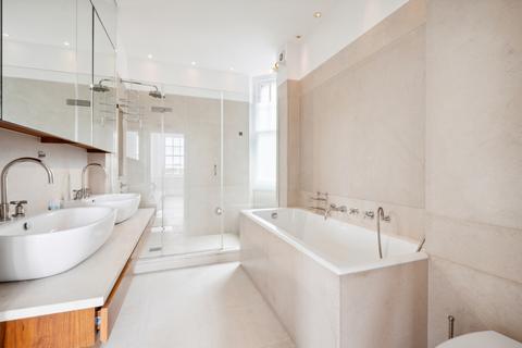 28 Oakwood Court, London, W14 8JU