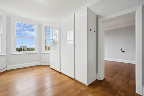 28 Oakwood Court, London, W14 8JU