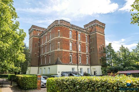 4, The Keep Cardwells Keep, Guildford, GU2 9PE