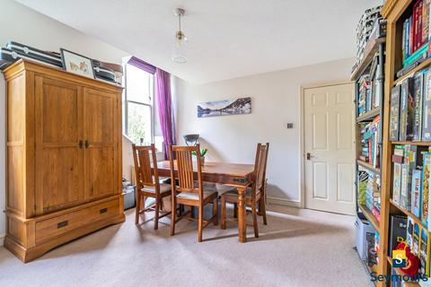 4, The Keep Cardwells Keep, Guildford, GU2 9PE