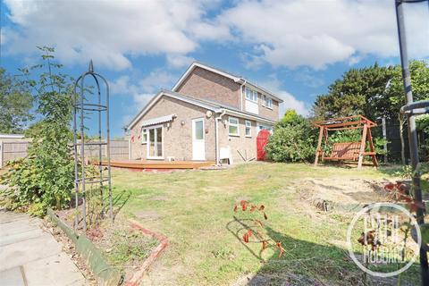 4 bedroom detached house for sale, Red House Close, Oulton, NR32