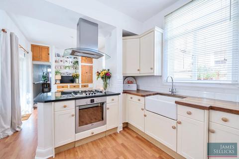 3 bedroom end of terrace house for sale, Dovedale Road, Stoneygate, Leicester