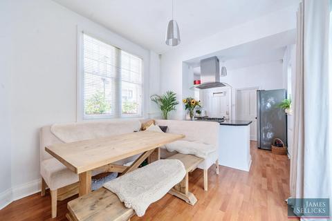 3 bedroom end of terrace house for sale, Dovedale Road, Stoneygate, Leicester