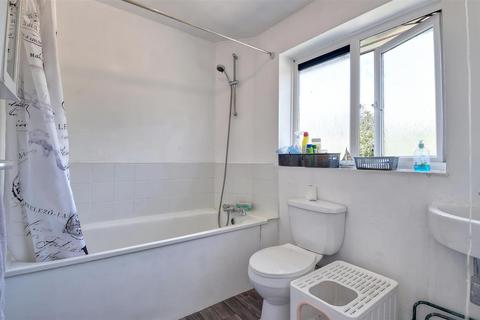 15 Henley Fields, St Michaels, Tenterden, TN30 6EL
