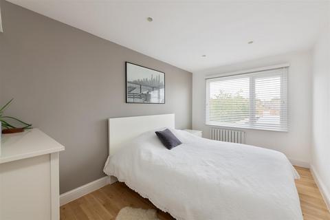 43 Stephendale Road, London, SW6 2LT