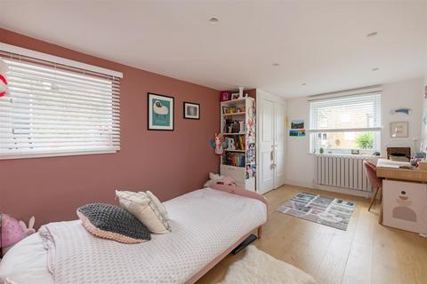 43 Stephendale Road, London, SW6 2LT
