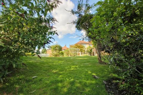 4 bedroom semi-detached house for sale, Parkside Close, Cottingham