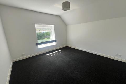 3 bedroom flat to rent, Gorwyl Flats, Ogmore Vale, Bridgend