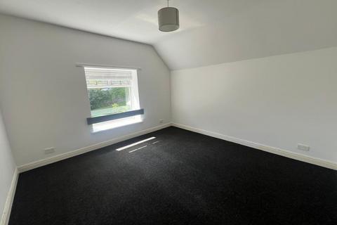 3 bedroom flat to rent, Gorwyl Flats, Ogmore Vale, Bridgend