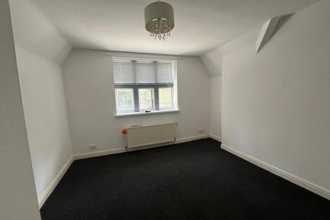 3 bedroom flat to rent, Gorwyl Flats, Ogmore Vale, Bridgend