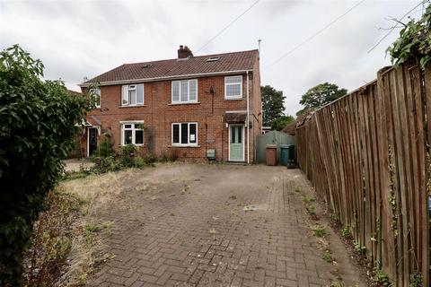 Mayville Town Street, Shiptonthorpe, York, YO43 3PE