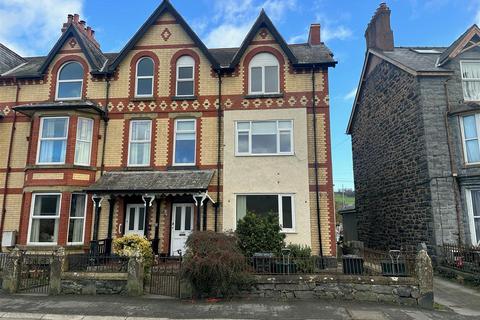 2 bedroom apartment for sale, Station Rd, Llanrwst