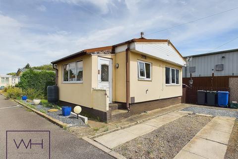 2 bedroom bungalow for sale, Station Road, Doncaster DN6