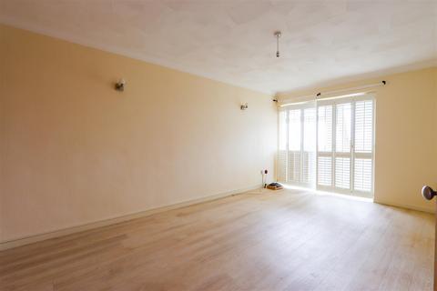 1 bedroom flat for sale, Maes-Y-Coed, Barry