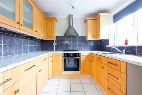 2 bedroom end of terrace house for sale, Woodham Park, Barry