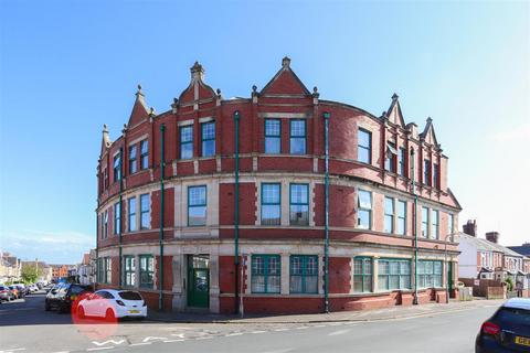 2 bedroom apartment for sale, Woodlands Road, Barry