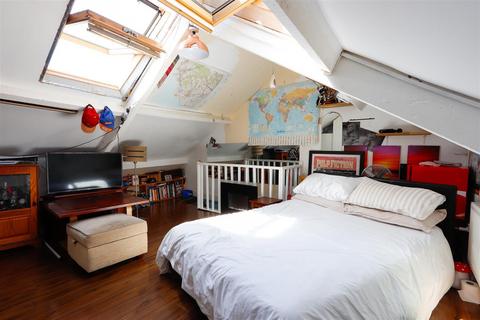 2 bedroom flat for sale, Main Street, Barry