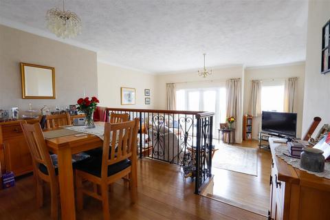 3 bedroom house for sale, Glan-Y-Mor, Barry