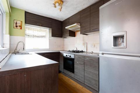 195 Barry Road, Barry, CF62 9BG