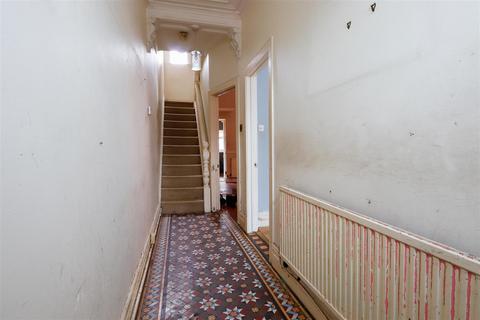 195 Barry Road, Barry, CF62 9BG