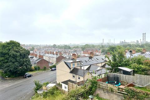 24 Beatrice Road, Barry, CF63 3QF