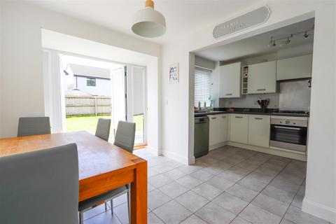 3 bedroom detached house for sale, Ffordd Y Dociau, Barry