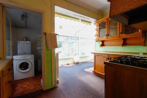 2 bedroom detached bungalow for sale, Pontypridd Road, Barry