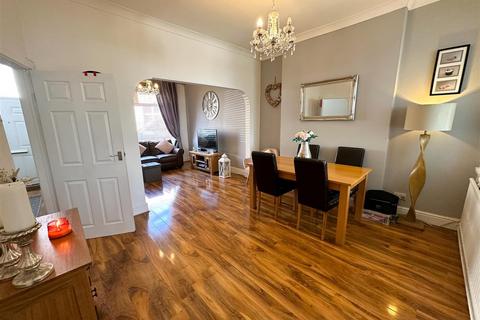 3 bedroom house for sale, Cross Street, Barry