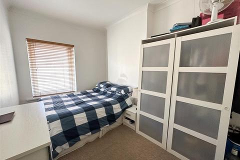 9 Cross Street, Barry, CF63 4LU
