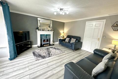 4 bedroom detached house for sale, Dannog Y Coed, Barry