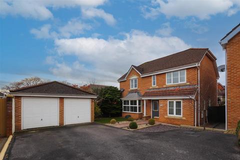 4 bedroom detached house for sale, Dannog Y Coed, Barry