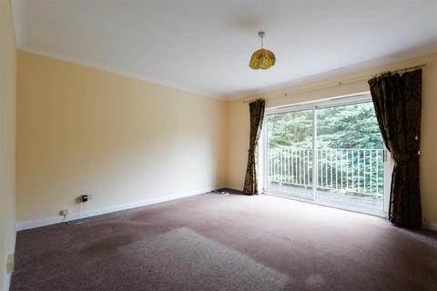 2 bedroom flat for sale, Buttrills Road, Barry