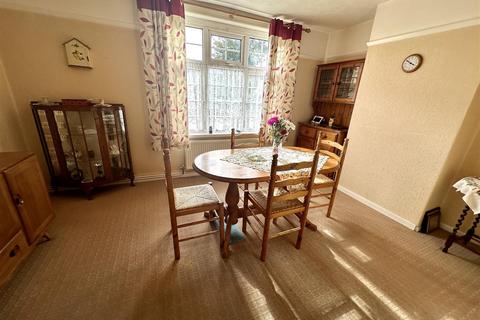 188 Colcot Road, Barry, CF62 8UJ