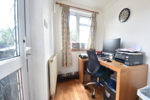 8 Isis Way, Bourne End, SL8 5NF