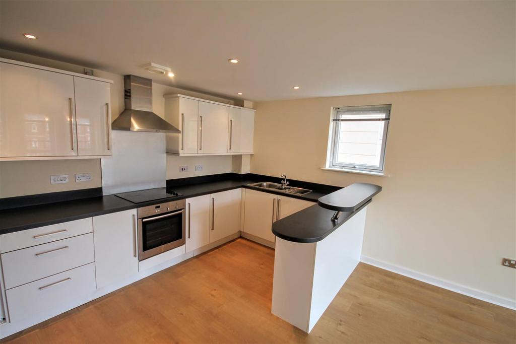 Open plan lounge/kitchen