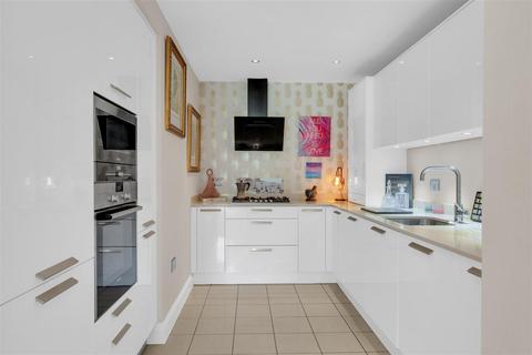 Flat 1, 1 Durham Avenue, Bromley, BR2 0QA