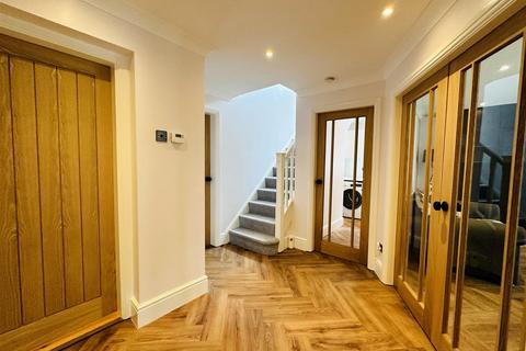7 Old Hall Road, Skellow, Doncaster, DN6 8RR