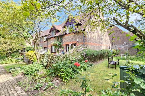 1 bedroom retirement property for sale, Watermill Court, Bath Road, Reading RG7