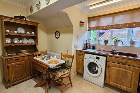 1 bedroom retirement property for sale, Watermill Court, Bath Road, Reading RG7