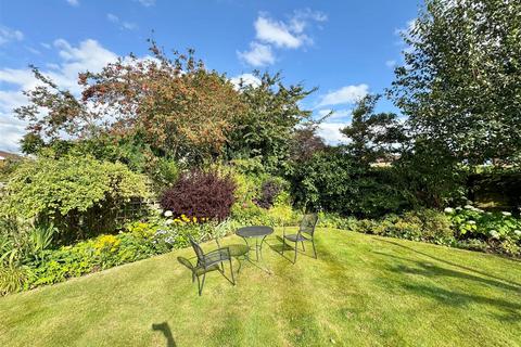 23 Turnberry Drive, Wilmslow, SK9 2QW